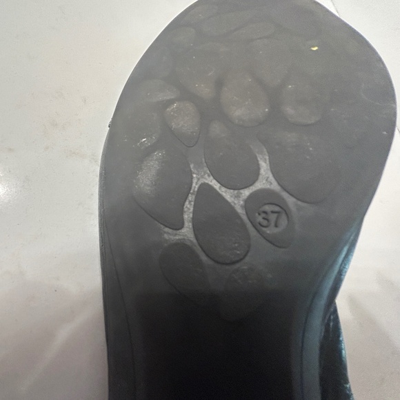 Cloud Footwear Caliber Black Sandal/Flat Size 37 EU - Picture 8 of 10